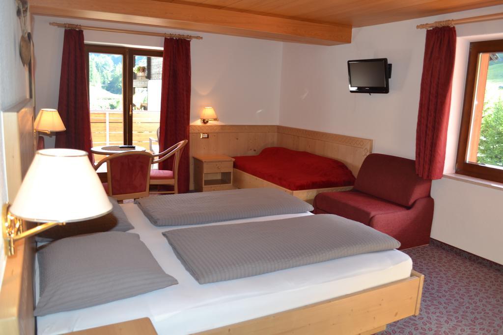 Alpshotel Bergland Pfelders Exterior photo